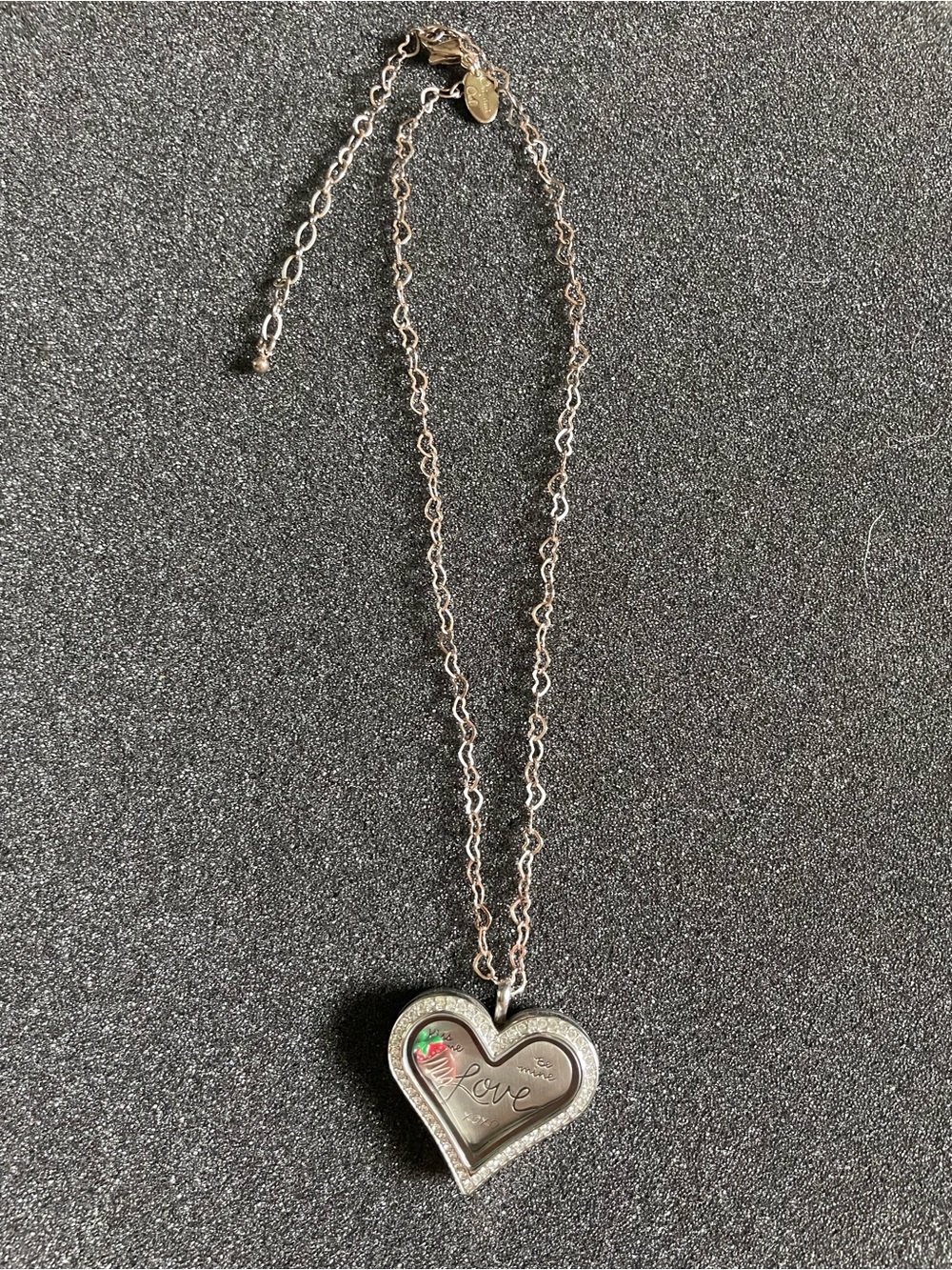 Origami Owl Heart Shape Locket with Heart shape necklace - Picture 1 of 5